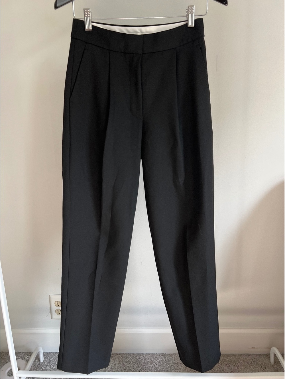 Aritzia Wilfred Black Pleated Tailored Trousers Size 4 High Rise Dress Pants